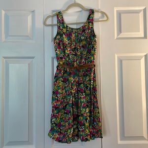 Closet closing Thursday!! Bright floral dress